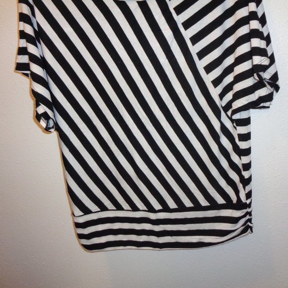 AB Studio Top Size Medium Black & White - Picture 3 of 9